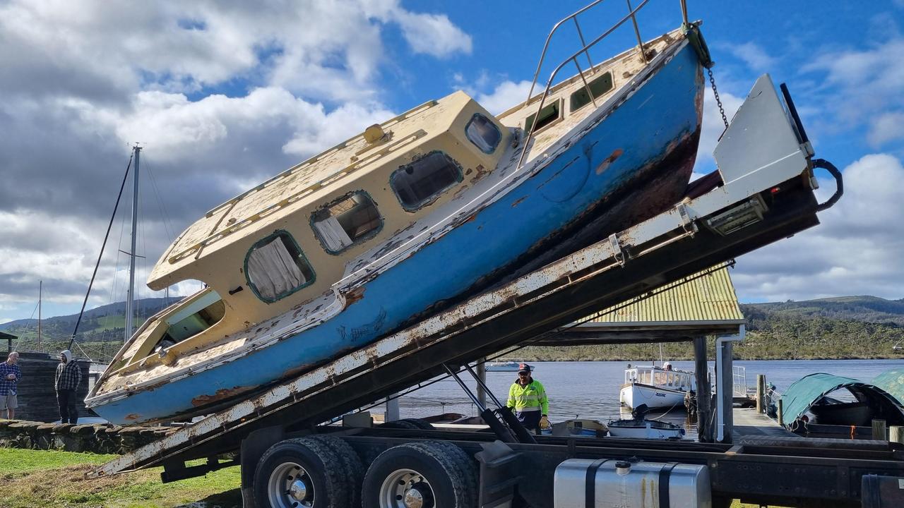 The Little Blue Boat arriving at the Wooden Boat Centre in Franklin. Picture: The Wooden Boat Centre