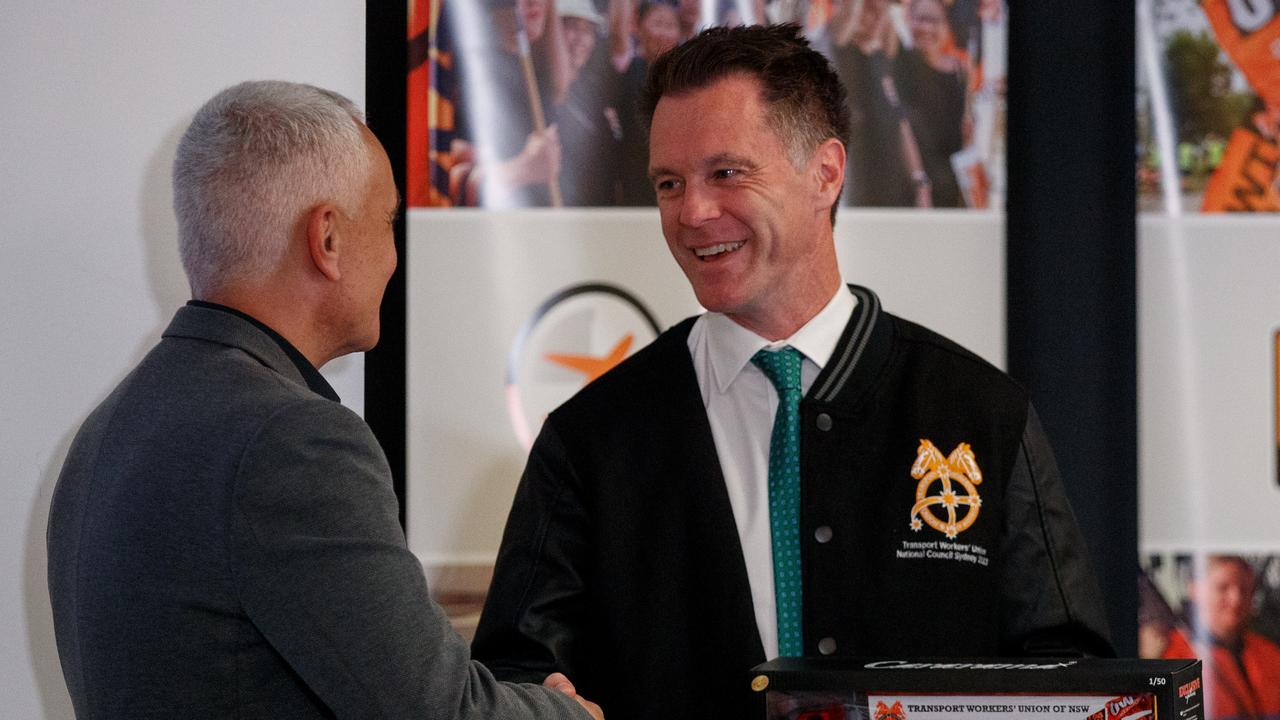 Premier Chris Minns with TWU national secretary Michael Kaine. Picture: NCA NewsWire/ Nikki Short