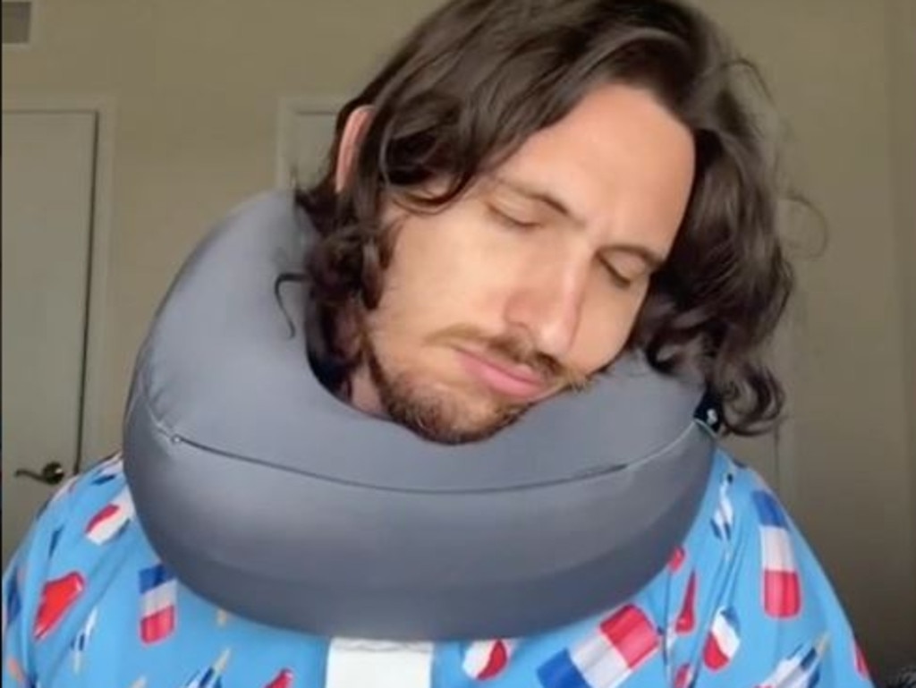 How to use shop neck pillow in flight