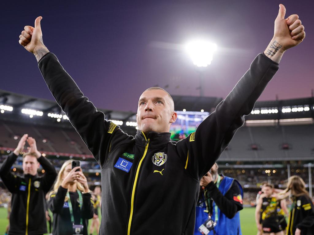 Dustin Martin says goodbye to the Richmond faithful.