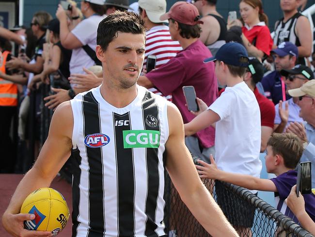 PERTH, AUSTRALIA - MARCH 04: Scott Pendlebury of the Magpies leads the team onto the field during the 2019 JLT Community Series AFL match between the Fremantle Dockers and the Collingwood Magpies at HBF Arena on March 04, 2019 in Perth, Australia. (Photo by Paul Kane/Getty Images)