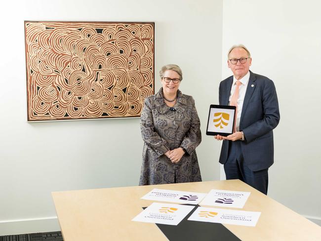 UniSQ Chancellor Mr John Dornbusch and UniSQ Vice-Chancellor Professor Geraldine Mackenzie.