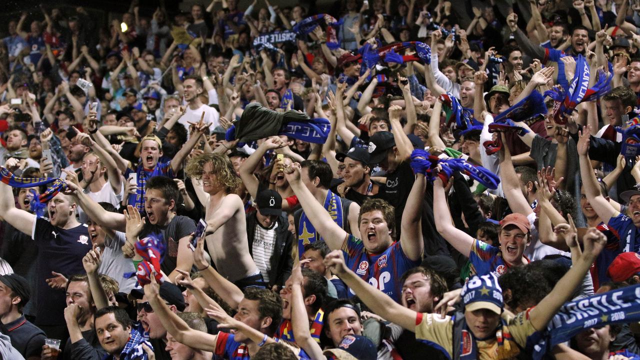 Jets fans made it feel like a home game. (AAP Image/Darren Pateman)