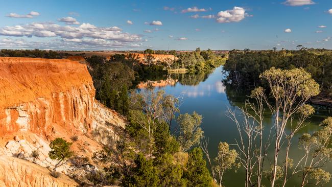 Walk the Murray River with Abercrombie &amp; Kent.