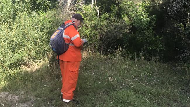 Police and the SES searched the bush on Sunday for signs of Mr Hayez.