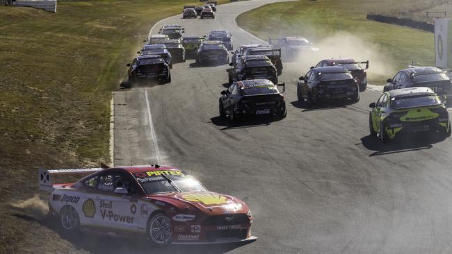 A bust-up during race 2 of the Tasmania SuperSprint. Picture: Daniel Kalisz/Getty