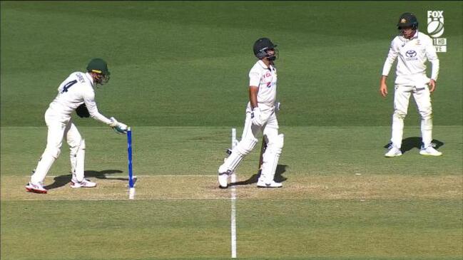 Bails don't move in BIZARRE run-out chance