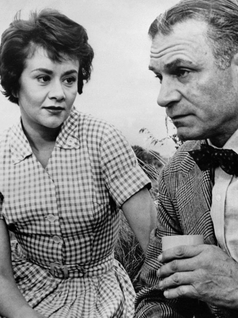 Sir Laurence Olivier and Joan Plowright in 1960. (Photo by STAFF / INTERCONTINENTALE / AFP)