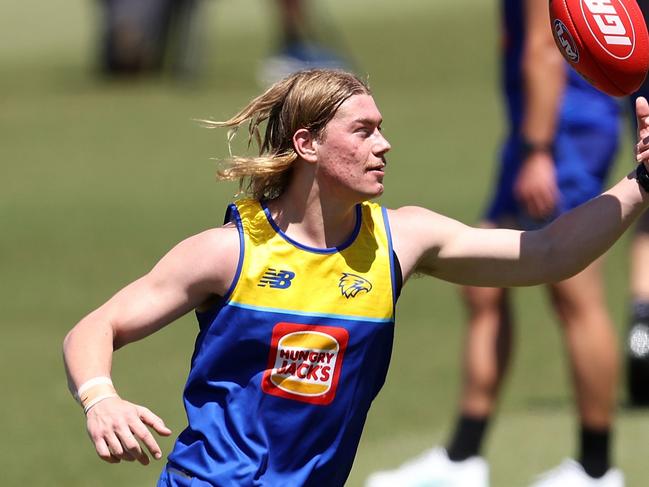 PERTH, AUSTRALIA - NOVEMBER 11: Harley Reid of the Eagles runs thru a drill during a West Coast Eagles AFL training session at Mineral Resources Park on November 11, 2024 in Perth, Australia. (Photo by Paul Kane/Getty Images)