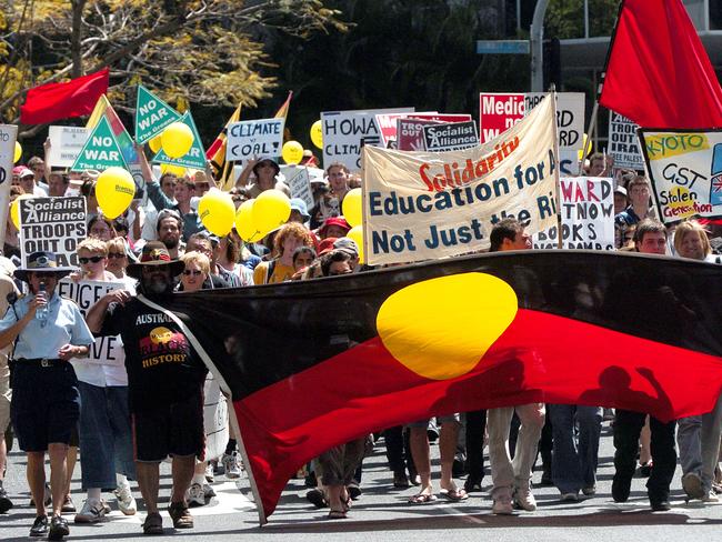 Brisbane protests in 2004. (AAP Image/Dave Hunt)