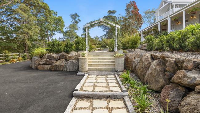 124 Austin Road, Mount Mee is being sold for $4.6m+. Photo: racheladams