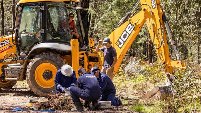 The search is meticulous. Picture: Jason Edwards