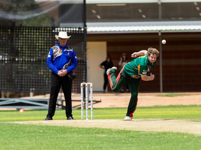 Desert Eagles bowler Jason Goodwin send one down in the 2020 Imparja Cup. Photo: Emma Murray