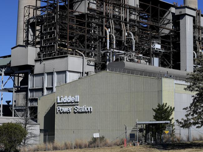 Owner AGL has announced they plan to close the ageing coal-fired Liddell Power Station in 2022, but the Prime Minister is pushing for the plant to remain open. Picture: AAP Image/Dan Himbrechts