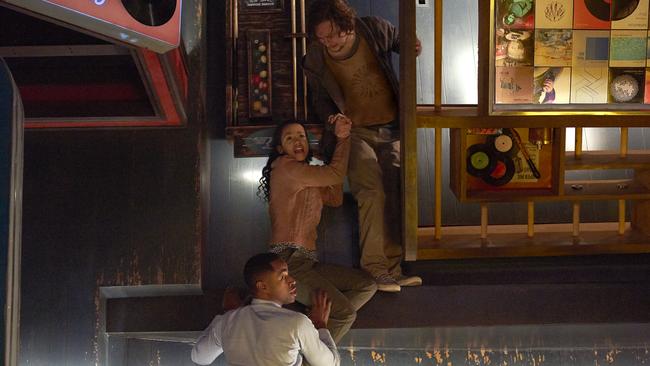 Jay Ellis, Taylor Russell and Logan Miller star in ESCAPE ROOM.