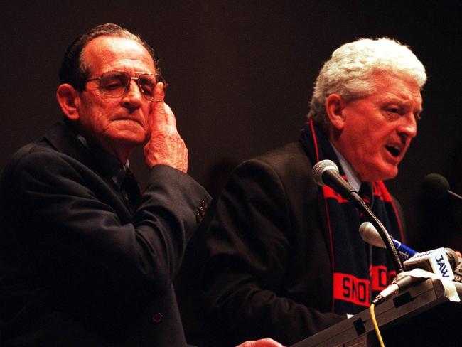 16/09/1996  Ian Ridley and Brian Dixon at Dallas Brookes hall discuss the Melbourne and Hawthorn merger.1996 Hawthorn. Melbourne. Merger. Merge. Hawthorn Football Club. Melbourne Football Club.