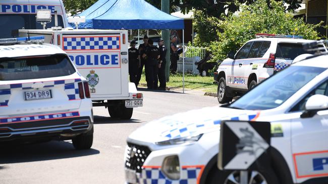 Townsville police are investigating a homicide in Mundingburra. A man, 25, has been taken into custody. Picture: Shae Beplate.