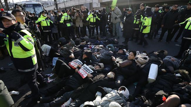 Pro-Yoon Suk Yeol supporters gather outside the official residence of impeached South Korean President Yoon Suk Yeol on January 02, 2025 in Seoul, South Korea, to stop police arresting him. Picture: Chung Sung-Jun/Getty Images