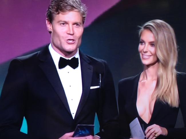 Smokin ... Bondi Vet and Jen Hawkins present the Logie for Most Popular Actress.