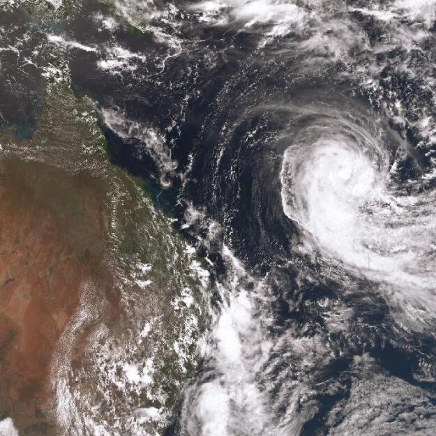 Current movement of Cyclone UESI, moving southwest towards the east coast.
