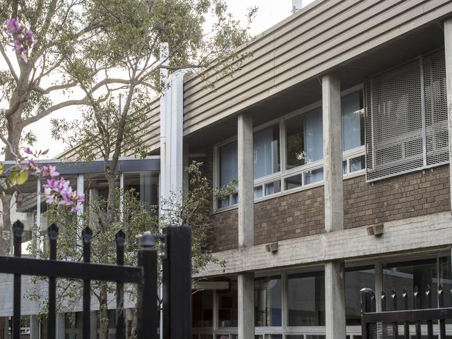 The school is positioned opposite the proposed construction site for the tunnel and 322 metres from the exhaust stack. (AAP IMAGE / Troy Snook)