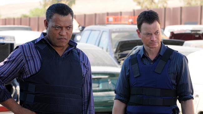 Actors Laurence Fishburne and Gary Sinise in a scene from TV show 'CSI : Crossover'.