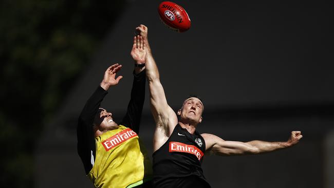 Jordan Roughead and Jack Madgen go head-to-head in a ruck contest. Picture: Getty Images