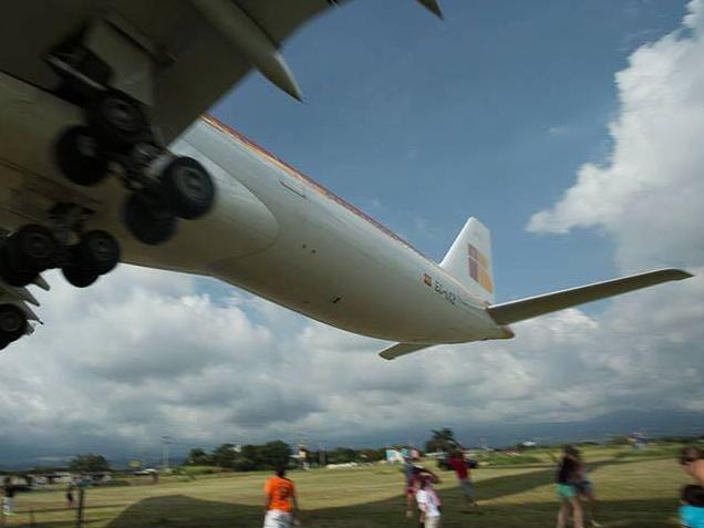 Close call landing in Iberia San Jose. Picture: MROC/SJO/Aeropuerto Internacional Juan Santamaría Facebook page - https://www.facebook.com/MROC-SJO-Aeropuerto-Internacional-Juan-Santamar%C3%ADa-831564716917693/timeline/