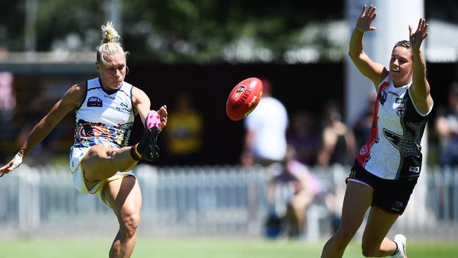 The Saints couldn’t contain Crows star Erin Phillips.