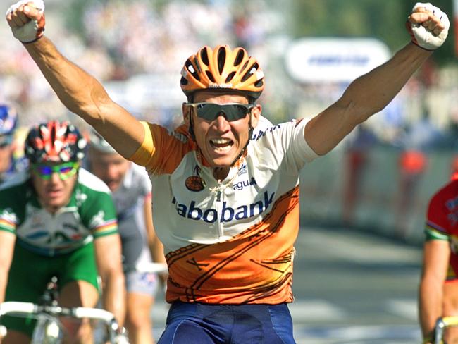 Robbie McEwen crossing finish line winning the 20th stage of the Tour de France in 1999.