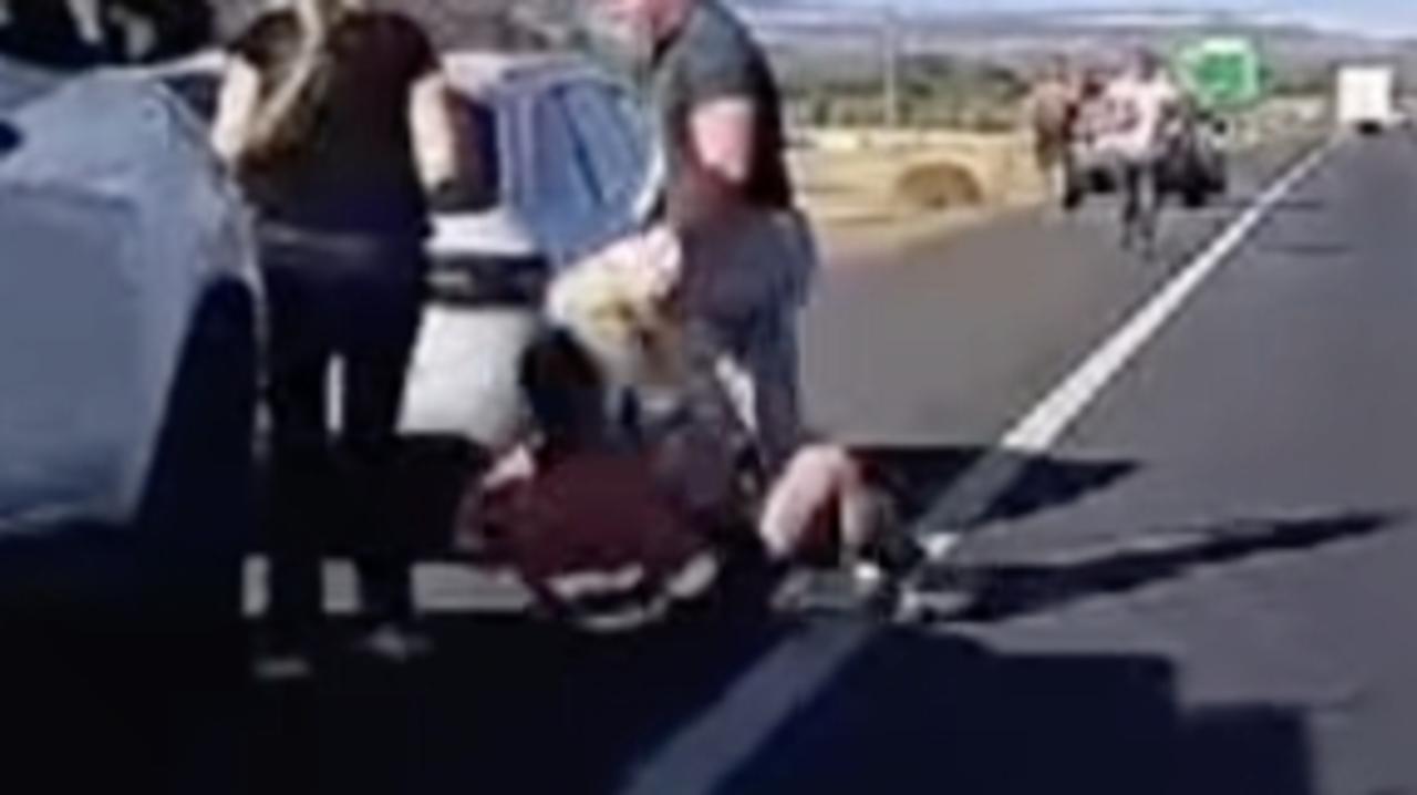 ‘Idiots’: Drivers throw punches on freeway