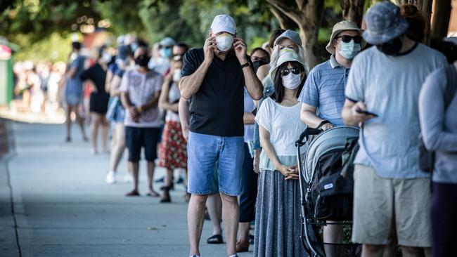 People line up for COVID-19 tests in Maylands, Perth, the origin of the latest outbreak, on Tuesday. Picture: Tony McDonough