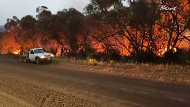 Huge Kangaroo Island fire