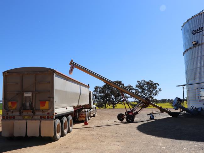 GrainGrowers has partnered with theÂ National Heavy Vehicle Regulator to host free workshops in Emerald to help farmers better understand their role under Chain of Responsibility laws.