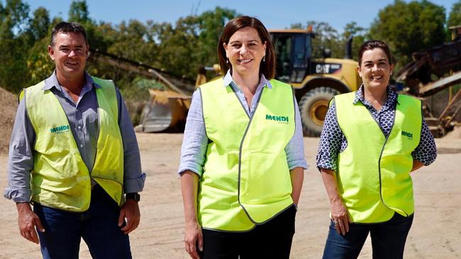 Natalie Marr (right) and Opposition Leader Deb Frecklington with Jeff Doyle at Townsville Graded Sands while spruiking the new Bradfield Scheme.