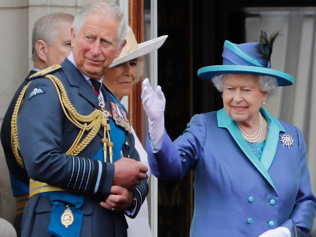 King Charles III: What’s going on with his fingers? | news.com.au ...