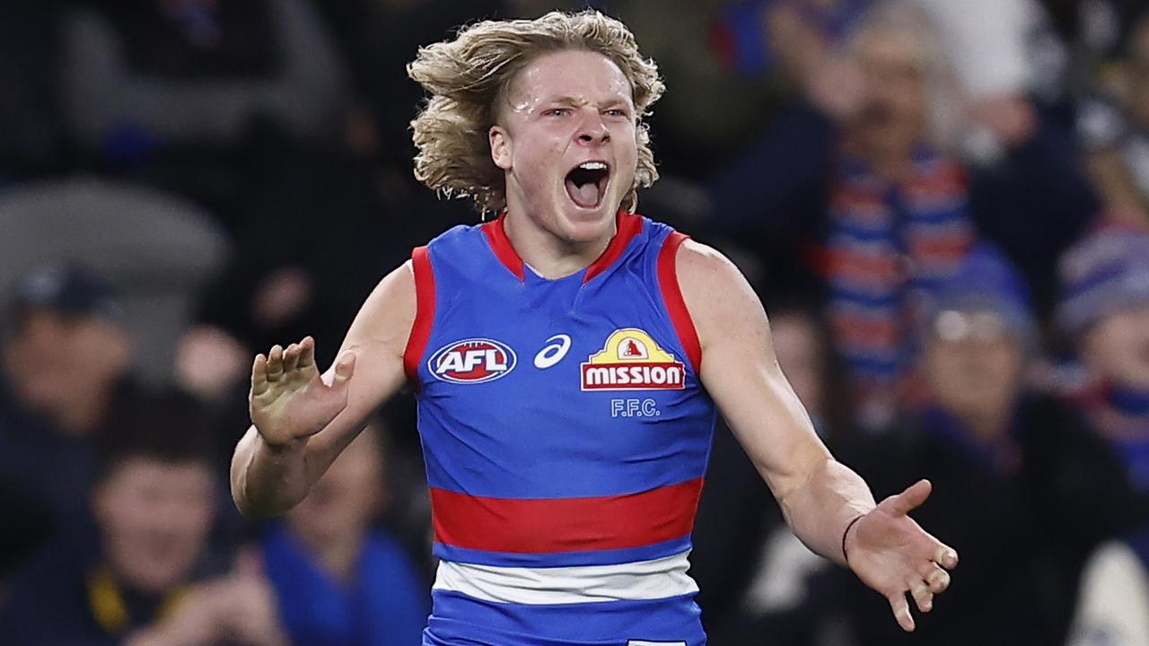 The Tackle AFL 2022: Cody Weightman staging for free kicks bad for footy,  Mark Robinson's likes and dislikes