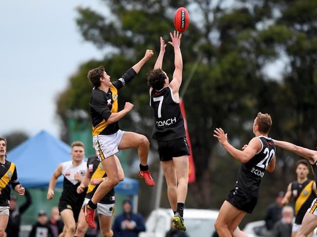 James Parker marks the ball on the siren. Picture: Andy Brownbill