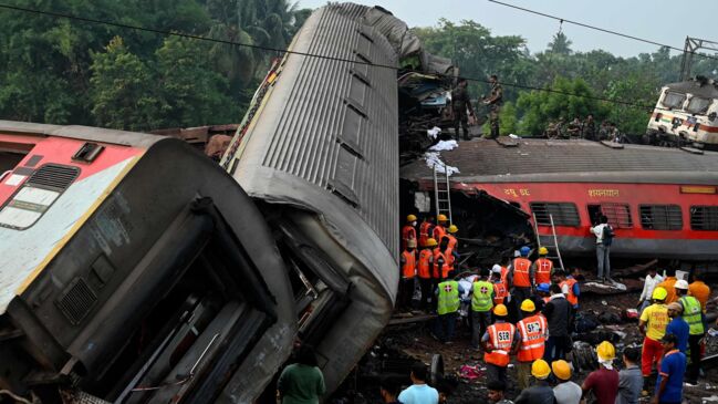 More than 250 killed in train derailment in eastern India