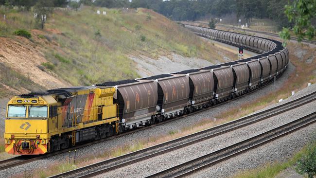 A loaded coal train. (AAP Image/Dan Himbrechts)