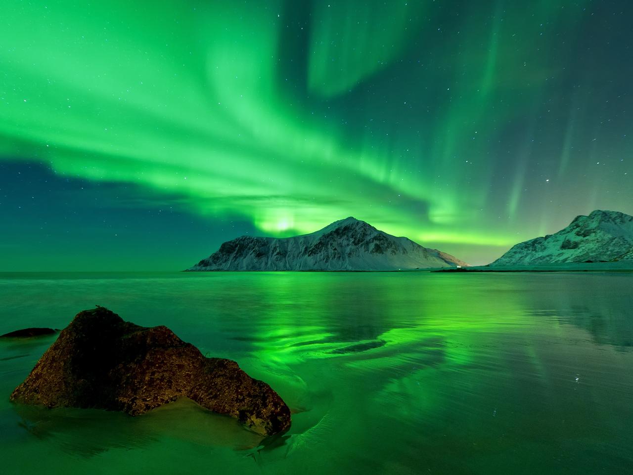 In pursuit of the northern lights: Does this shack in Norway have the ...