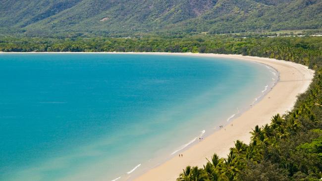 AUSTRALIA-Queensland-NORTH COAST-Port Douglas: Four Mile Beach and Trinity Bay view from Flagstaff Hill Lookout