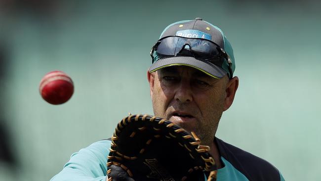 Darren Lehmann has suggested a “chat” might help ease rising tensions between Australia and South Africa.