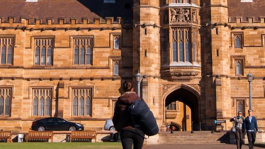 Students stranded in China who study online this semester at the University of Sydney will be able to get a fee rebate of up to $4000.