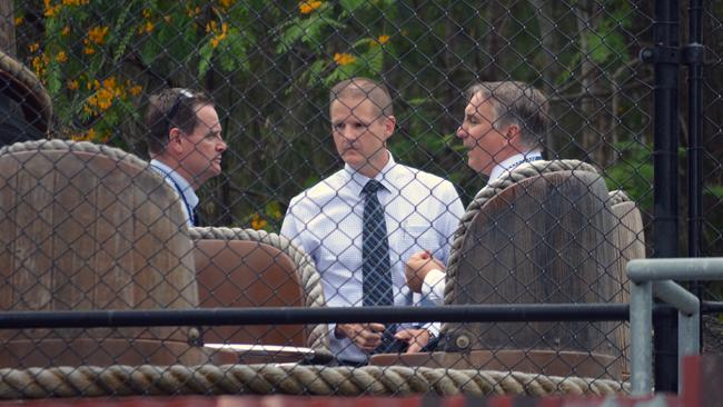 Police detectives at the scene after the tragedy (AAP Image/Ed Jackson)