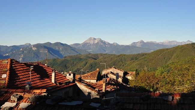 The view from the farmstay in Montefegatesi.