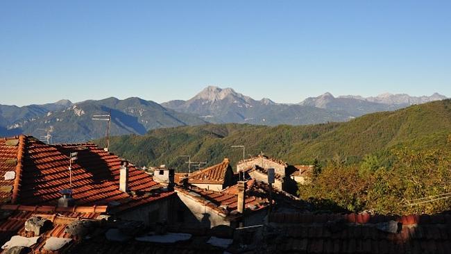 The view from the farmstay in Montefegatesi.