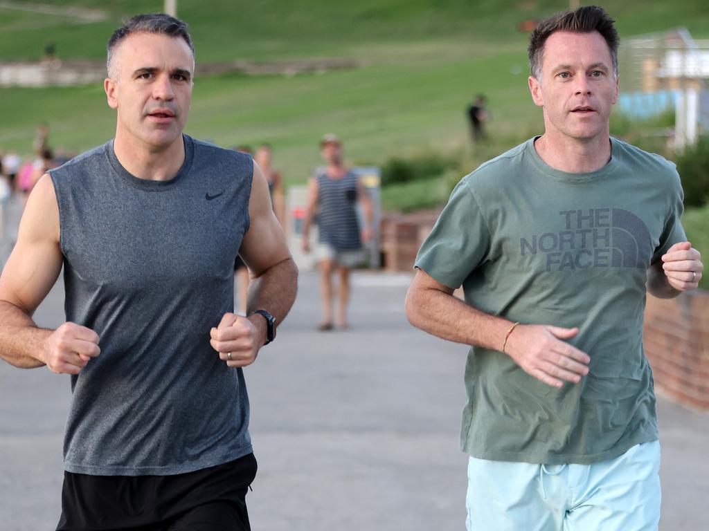 NSW Labour leader Chris Minns and SA Premier Peter Malinauskas go for a run at Bondi Beach. Picture: NCA NewsWire / Damian Shaw