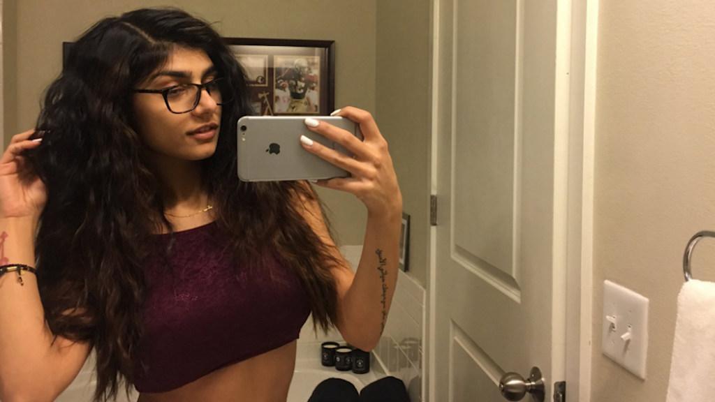 Mia Khalifa: Notorious porn star under fire for Virgin Mary tweet |  news.com.au â€” Australia's leading news site