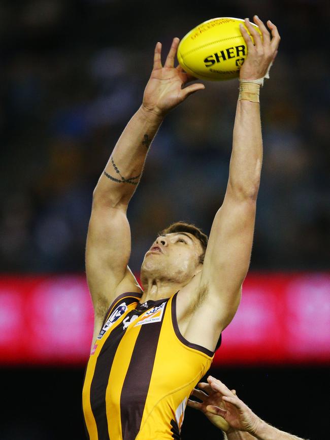 Shem Tatapu marks during the VFL Grand Final